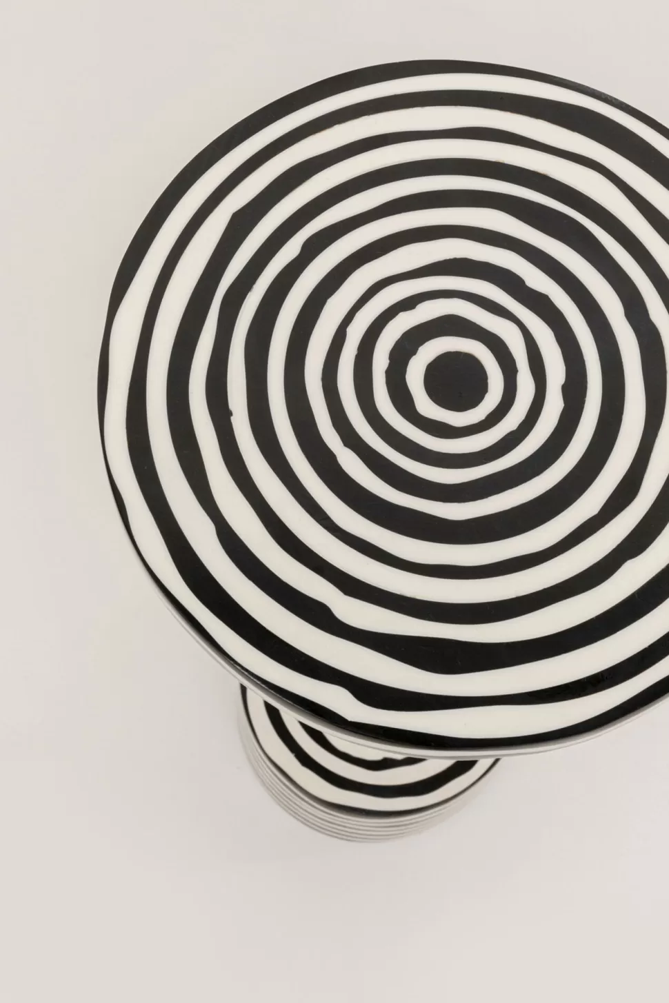 KARE Design Bijzettafel Domero Swirl 25cm Hot