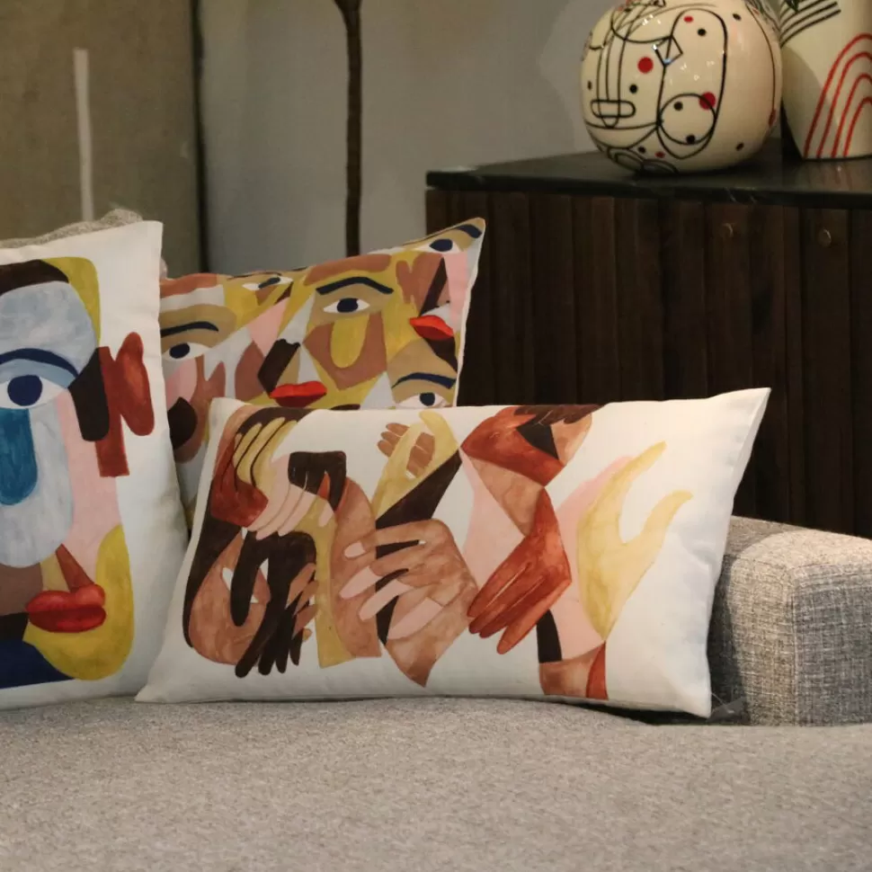 KARE Design Kussen Artistic Hands 50x30cm Outlet